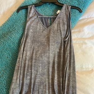 Gray tank top